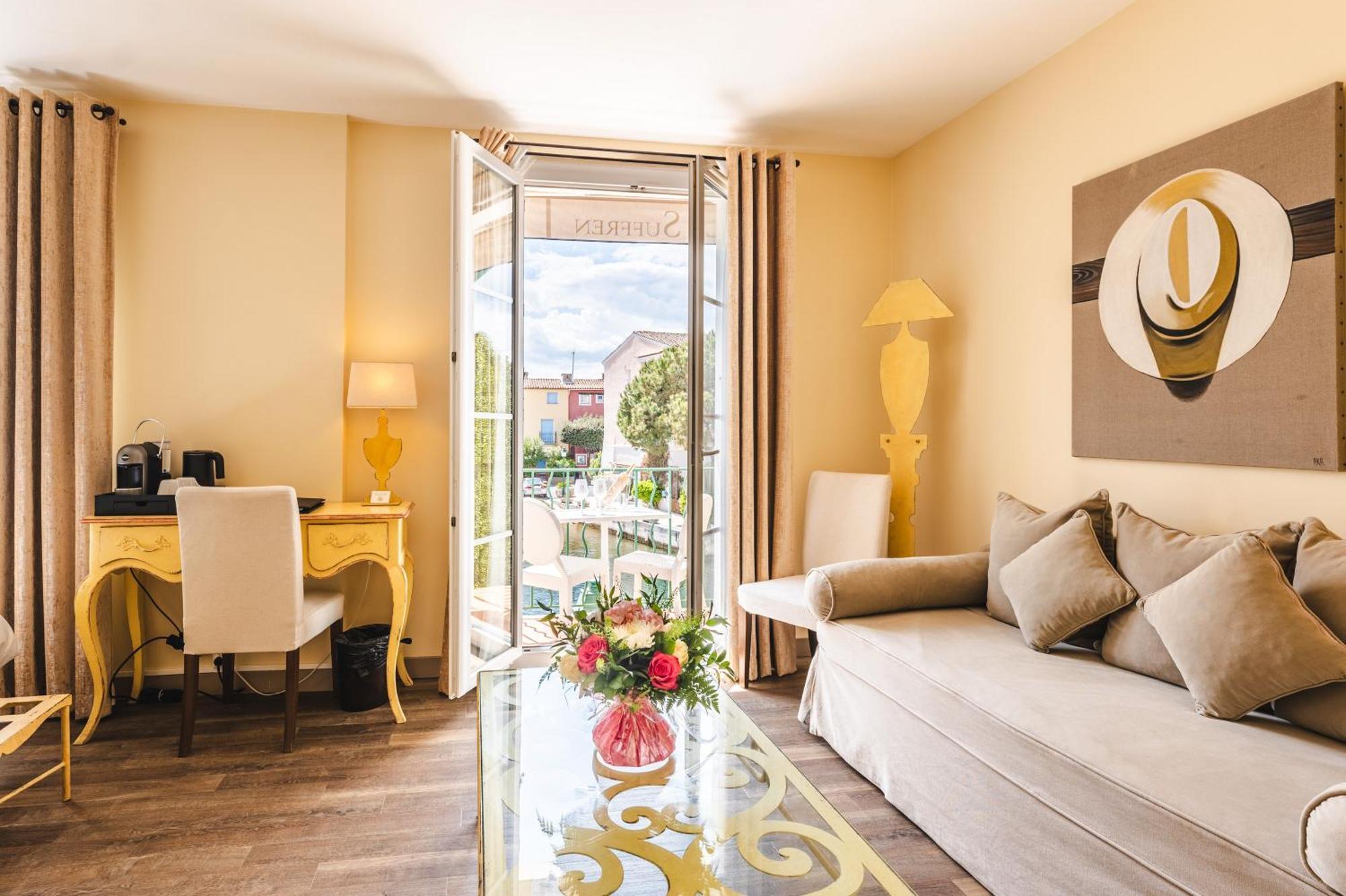 Le Suffren Hôtel Grimaud Exterior foto
