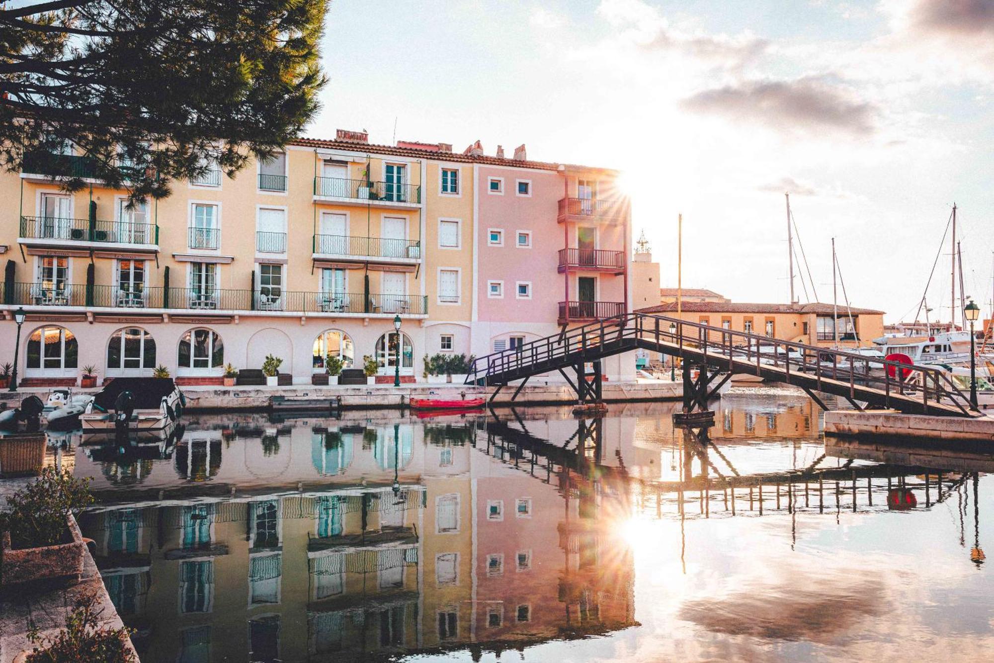 Le Suffren Hôtel Grimaud Exterior foto