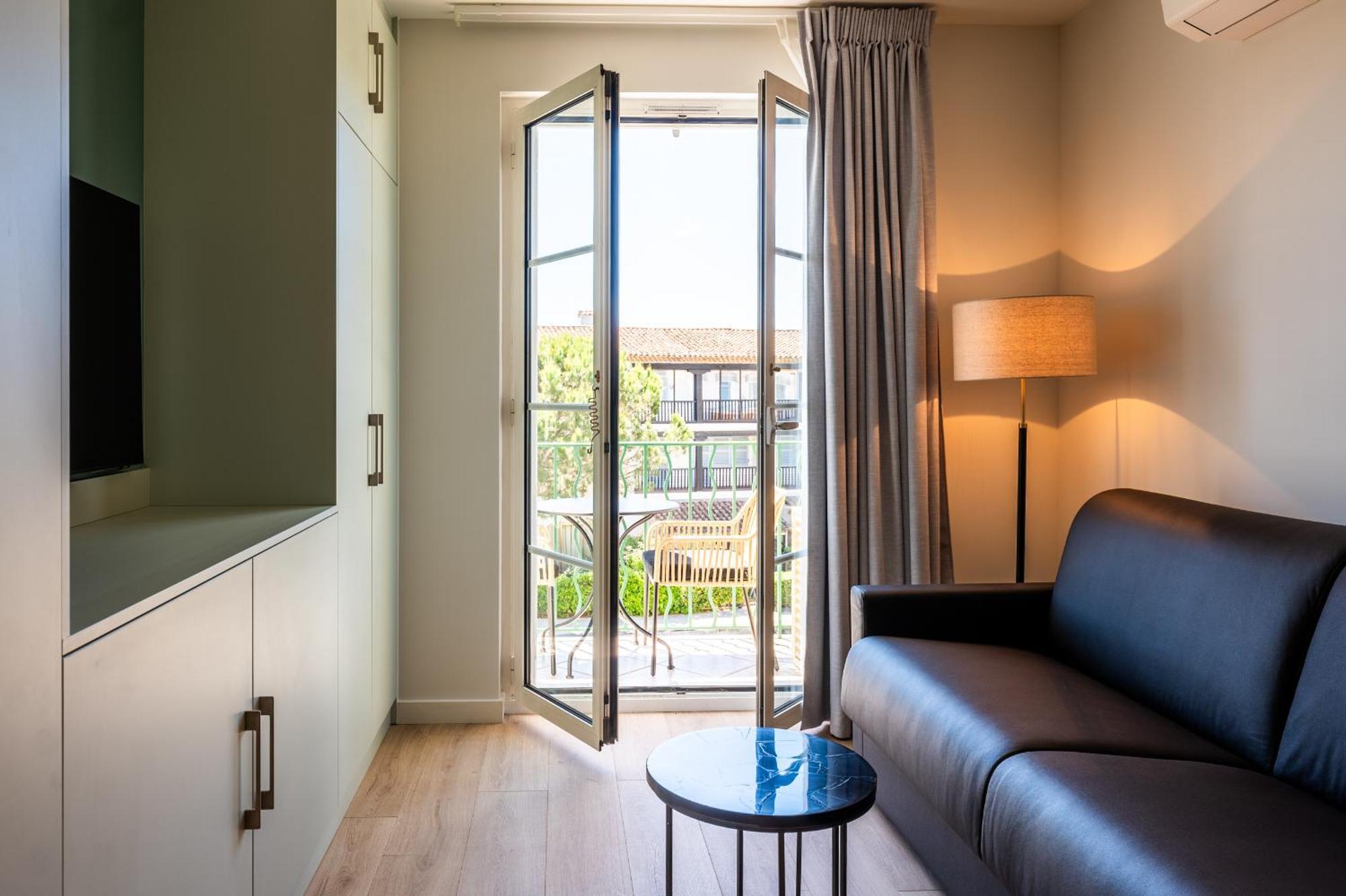 Le Suffren Hôtel Grimaud Exterior foto